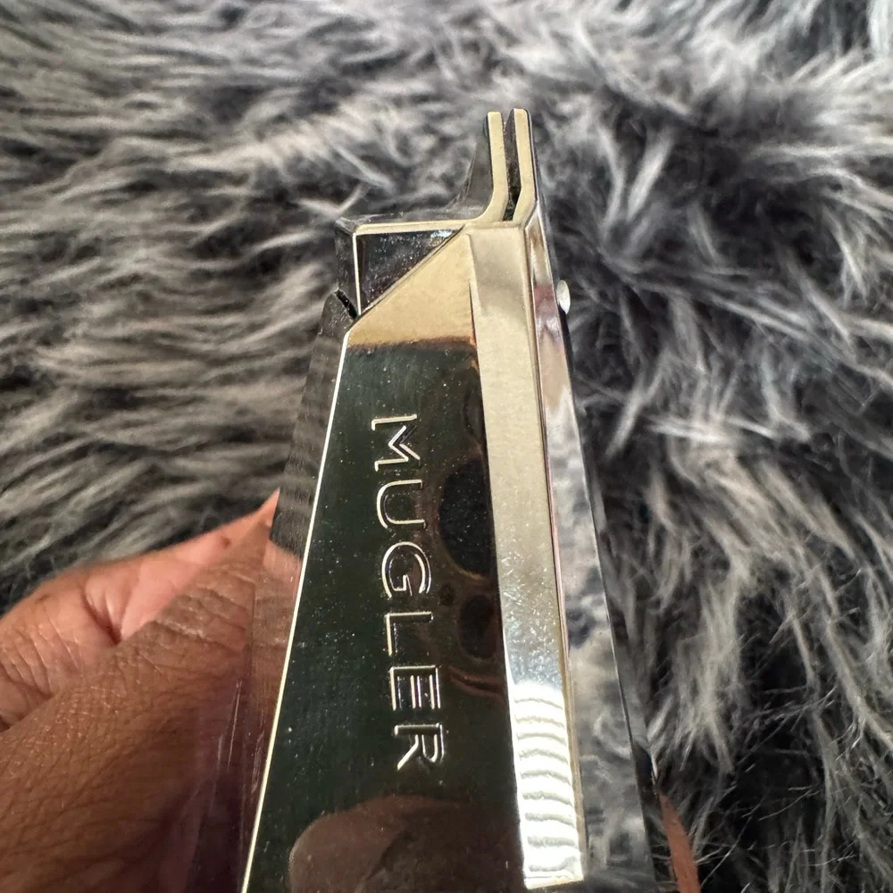 Angel Mugler Rechargeable Refillable Perfume - Picture 5 of 5